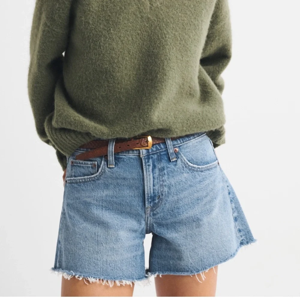Abercrombie Mid Rise A-line Denim Short - Picture 1 of 5
